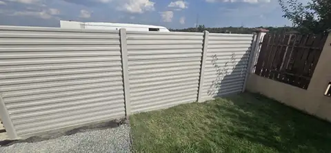 Customer photo no. 5: Konkret Line fence (Google review)