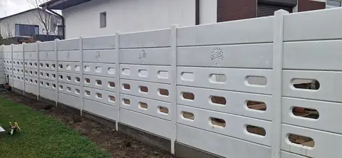 Customer photo no. 6: Konkret Line fence (Google review)