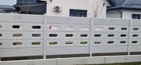 Customer photo no. 7: Konkret Line fence (Google review)