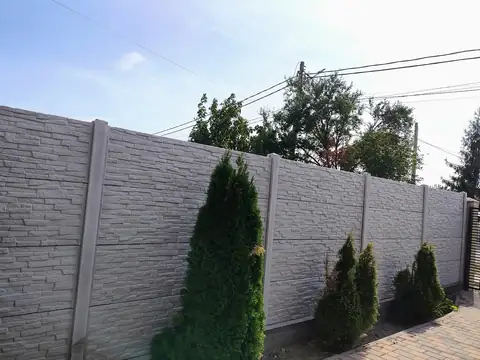Customer photo no. 10: Konkret Line fence (Google review)