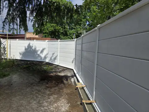 Customer photo no. 12: Konkret Line fence (Google review)