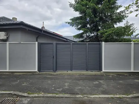 Customer photo no. 13: Konkret Line fence (Google review)