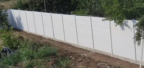 Customer photo no. 23: Konkret Line fence (Google review)