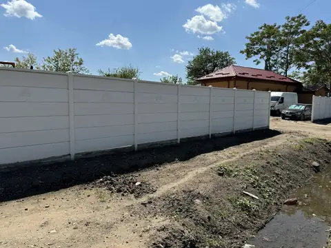 Customer photo no. 30: Konkret Line fence (Google review)