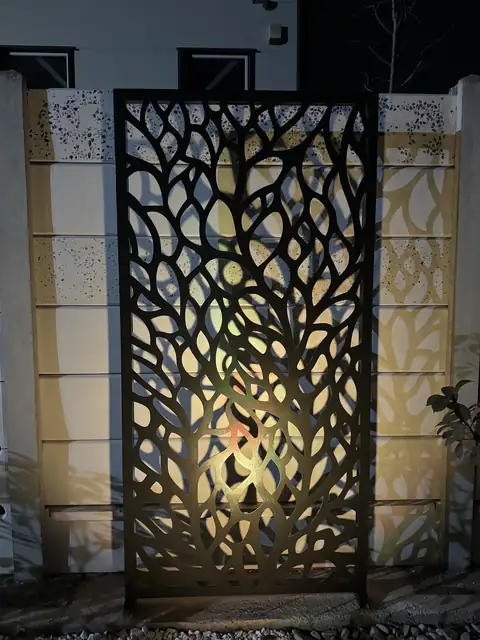Customer photo no. 36: Konkret Line fence (Google review)